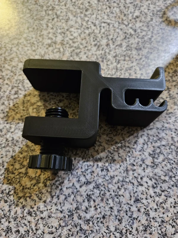 Desk headphone mount #Hs_5.4.1