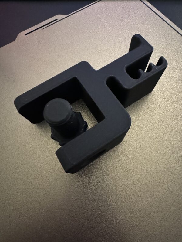 Desk headphone mount #Hs_5.4.1