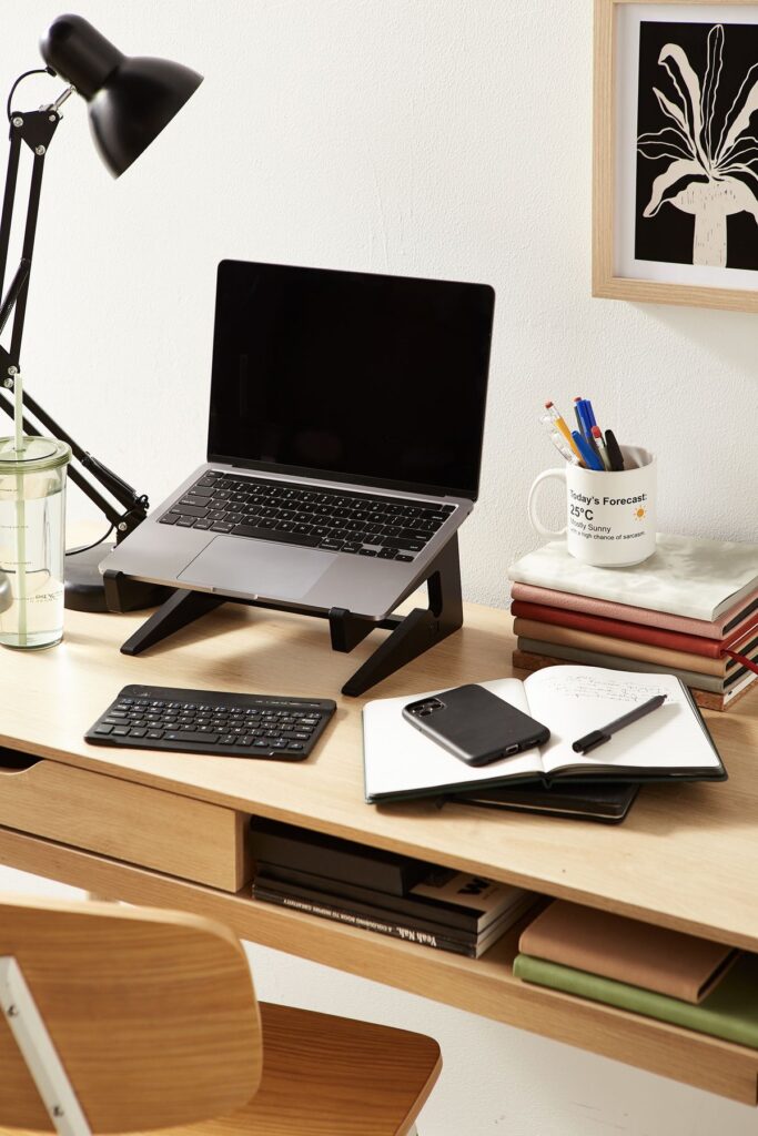 Laptop stand
